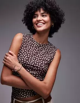 Топ Topshop с оборками и узором в горошек коричневого цвета