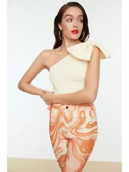 Топ trendyol Top, кремовый