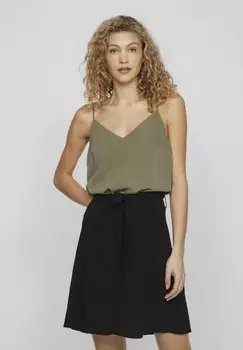 Топ VILA, пыльный оливковый Trger V-Ausschnitt