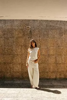 Топ в рустовом сборочном стиле ZARA, экрю