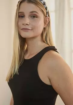 Топ Zign, черный