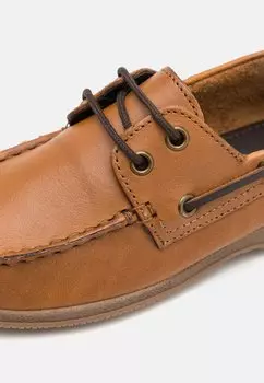 Топсайдеры Friboo, коньяк