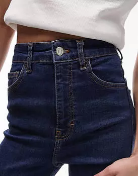 Topshop расширяет возможности джинсов Jamie синего цвета