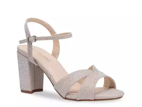 Touch Ups by Benjamin Walk Touch Ups от Benjamin Walk Riley Sandal, цвет шампанского