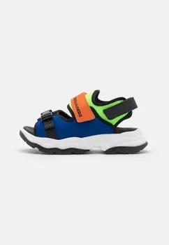 Трекинговые сандалии Unisex Dsquared2, цвет blue/neon green/orange/black