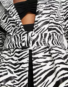 Тренч из искусственной кожи с поясом Miss Selfridge с зебровым принтом