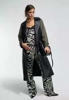 Тренчкот LOLA CASADEMUNT, черный