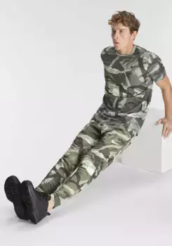 Тренировочная рубашка Nike "DRI-FIT LEGEND MEN'S CAMO FITNESS T-SHIRT", зеленый