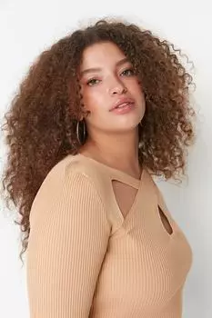 Трикотажная блузка с крестообразным узором цвета Camel Trendyol, коричневый