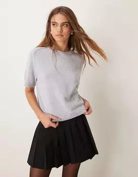 Трикотажная футболка с круглым вырезом светло-серого цвета Abercrombie & Fitch