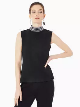 Трикотажная майка с вышитой отделкой и ложным воротом Misook, цвет black/new ivory