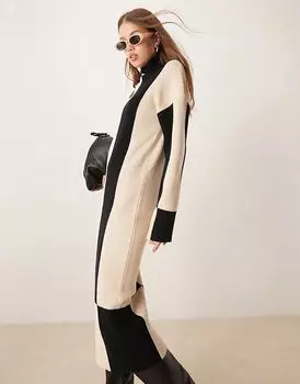 Трикотажное макси-платье с высоким воротом в монополоску Pretty Lavish