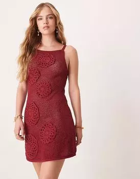 Трикотажное мини-платье ASOS DESIGN с аппликацией крючком бордового цвета