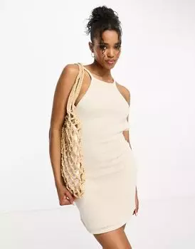 Трикотажное мини-платье цвета экрю Pull&Bear на бретелях