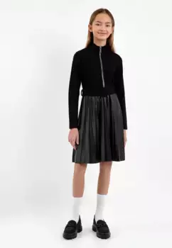 Трикотажное платье Gulliver с модной плиссированной юбкой, черный