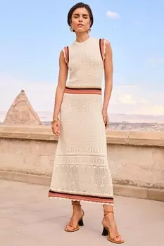 Трикотажное платье миди без рукавов крючком Love & Roses, белый