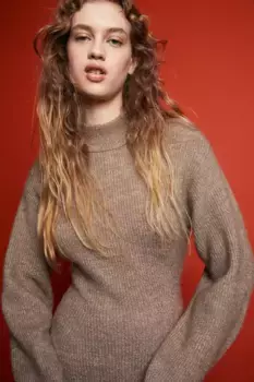 Трикотажное платье с низким воротником-поло H&M, бежевый