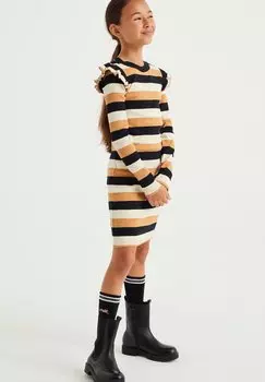 Трикотажное платье WE Fashion, белое