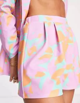 Трикотажные шорты с разноцветным принтом ASOS