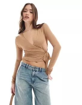 Трикотажный топ с длинными рукавами цвета бисквит Miss Selfridge