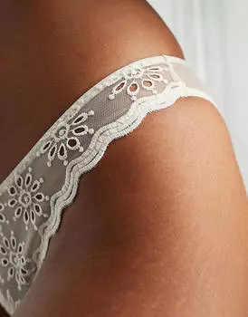 Трусики цвета слоновой кости с вышивкой ромашками & Other Stories