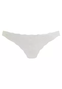 Трусики Nuance с очень плоскими краями из тонкого бесшовного кружева, кремовый