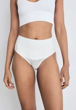 Трусы UNDIETECTABLE TANGA Spanx, белый
