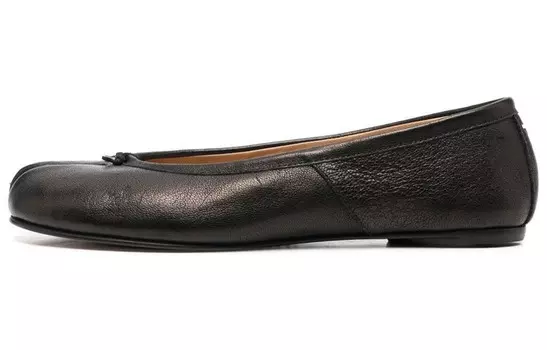 Туфли-балетки кожаные Maison Margiela Tabi, темно-коричневый