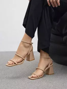 Туфли BIZCHIC на высоком каблуке