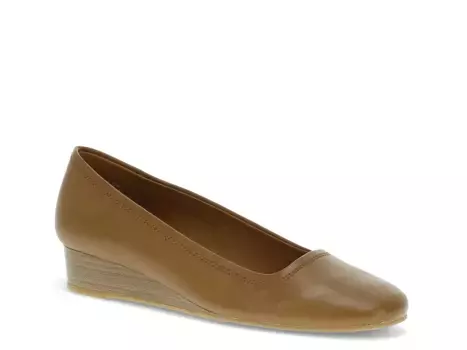 Туфли Covette Wedge Pump Baretraps, светло-коричневый