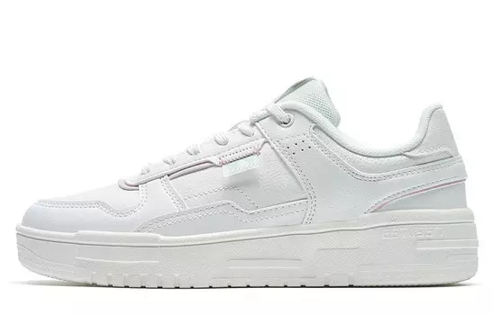 Туфли Lifestyle женские с низким верхом Sail белые/бледно-розовые Xtep