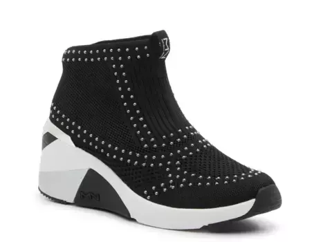 Туфли-лодочки Skechers Hands Free: ботильоны на танкетке, черные