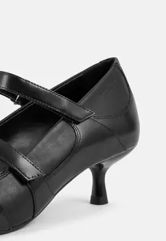 Туфли LYKKE Vagabond, черный