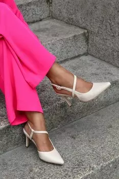 Туфли Martha на узком каблуке с ремешком на щиколотке Linzi