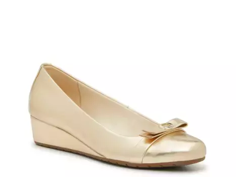 Туфли Mesa Wedge Pump Anne Klein, золотой/металлик
