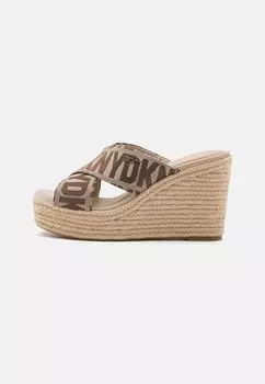 Туфли-мюли MARYN DKNY, цвет chino