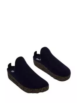 Туфли-мюли унисекс с круглым носком в темно-синем цвете ASPORTUGUESAS