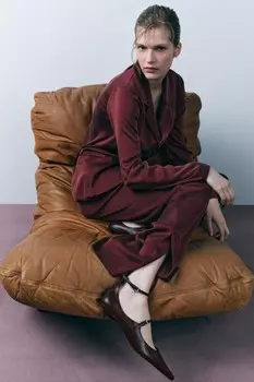 Туфли на каблуке-рюмочке с ремешками ZARA, бордовый красный