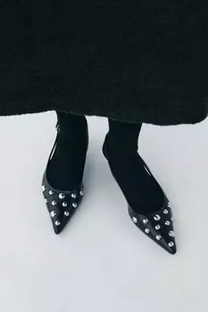 Туфли на котенком каблуке с клепками ZARA, черный