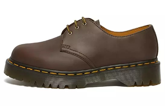 Туфли на платформе унисекс с низким верхом темно-коричневые Dr.Martens