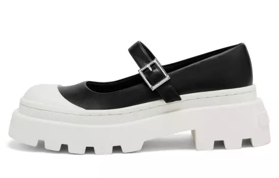 Туфли на платформе женские низкие Charles&Keith