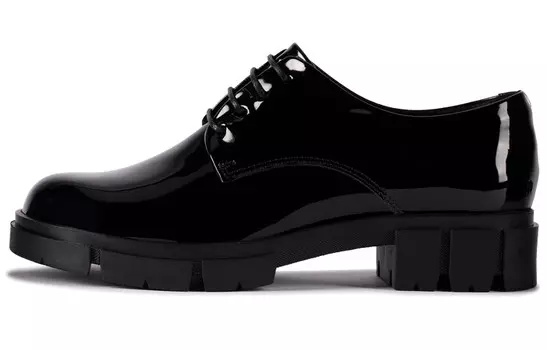 Туфли на платформе женские низкие черные Clarks