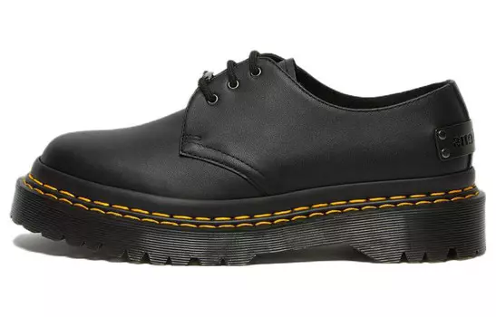 Туфли на платформе женские низкие черные Dr.Martens