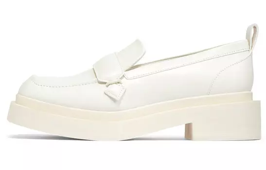 Туфли на платформе женские низкие розовые/белые Charles&Keith