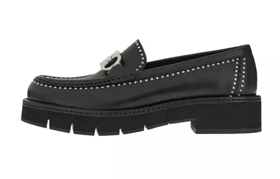 Туфли женские Ferragamo Gancini с металлическими вставками, черный