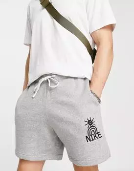 У Nike есть серые шорты с логотипом Nike Day