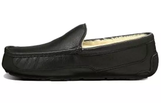 UGG Ascot Lifestyle Shoes Men Low-top Black