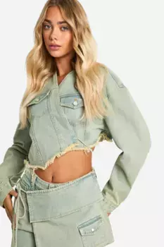 Укороченная джинсовая куртка с потертостями и завязкой на талии boohoo, синий