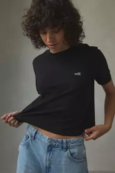 Укороченная футболка Self., черный