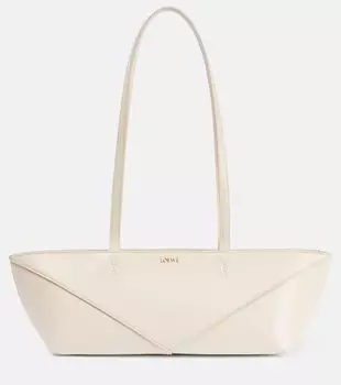 Укороченная кожаная сумка на плечо с складками puzzle Loewe, белый